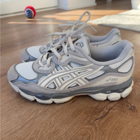 ASICS Women's GEL-NYC Shoes - Picture 1 of 7
